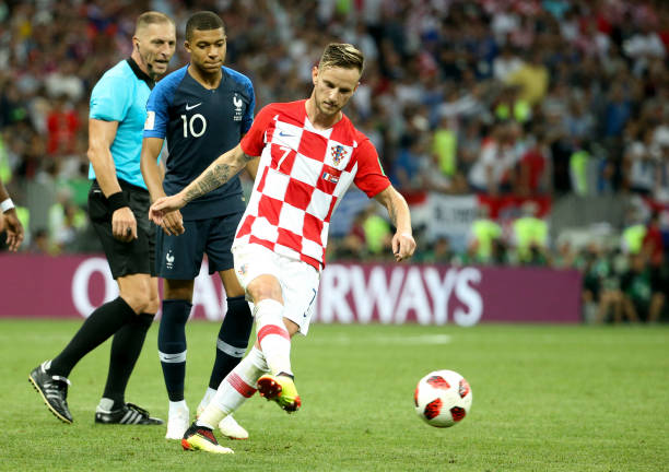 场落后的尴 场落后的尴