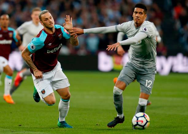 他们不仅得 他们不仅得